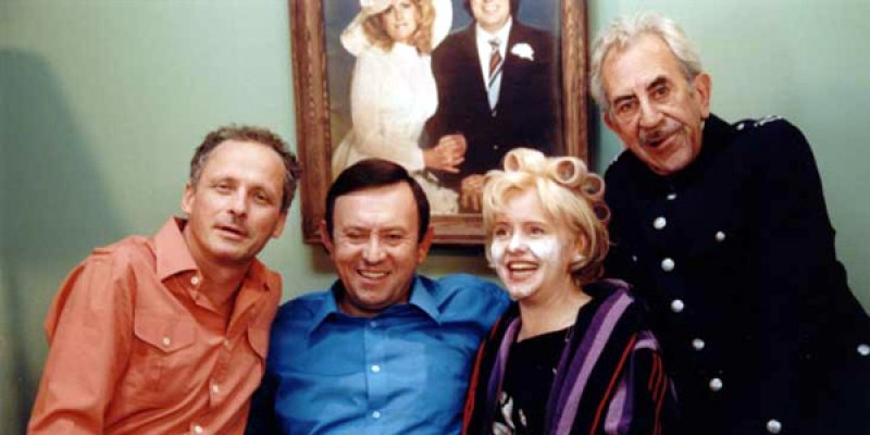 Graczyk Family tv sitcom 2001