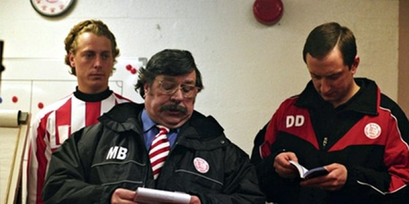 Mike Bassett: Manager  tv sitcom review